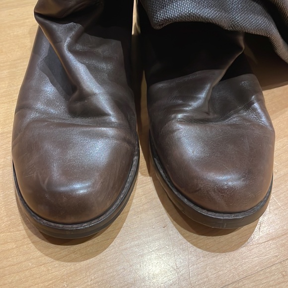 Stuart Weitzman brown leather/textured leather satin lined interior buckle boots - Picture 3 of 16